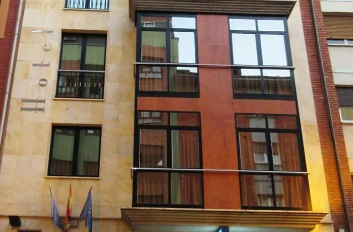 מלון Alda Centro 2*